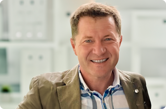 Headshot of Stuart Hamilton